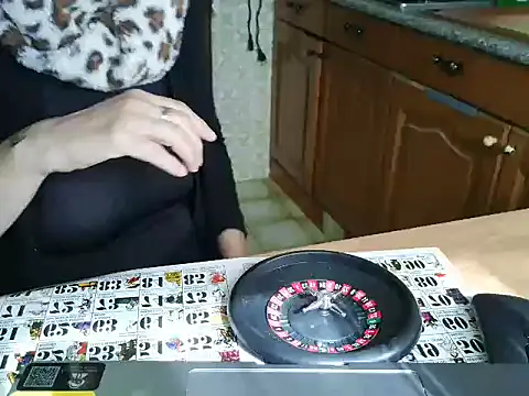 [6 Oct 11:31] SUCCHIO DILDOMMM TETTONE TITS - VeneRed主播的视频