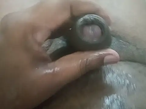 [11 Oct 06:57] Public Show dry up my cum - video od modelky/modela UncutlovingGuy