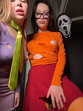 🌸Scream covers our mouths+rub pussies over panties🌸 - video by Liza_risky cam model