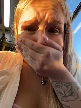 EXTREMELY RISKY BUS CUM WITH DIDLON - video by Liza_risky cam model