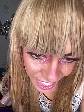 View under my throat!! - video by venustattoopussy cam model