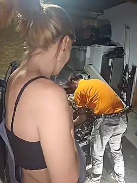 In der Werkstat werde ich in Doggy gefickt - video by Lenchen_ cam model