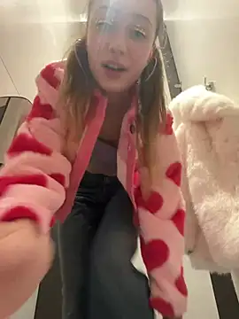 Creamy hard RIDE HUGE DILDO public DOGGY 💦🍆 - Lia__Love 的视频
