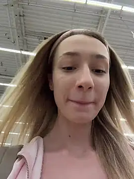 Making myself feel good in a public place – video af Lia__Love cam-model