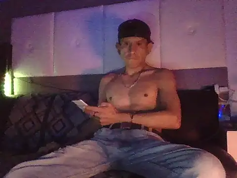 Fumemos un poco 😈🥵😮💨 - Vídeo de oiram27, modelo de vídeos