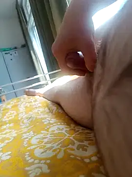 [22 Jul 14:50] Public Show – видео вебкам-модели awesome-dirty-dick