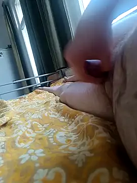 [7 Sep 19:13] Public Show – видео вебкам-модели awesome-dirty-dick