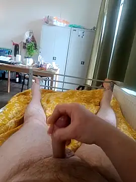 [26 Oct 11:11] Public Show – видео вебкам-модели awesome-dirty-dick