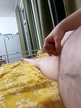 [8 Nov 00:48] Public Show – видео вебкам-модели awesome-dirty-dick