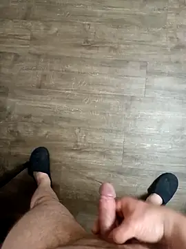 [9 Nov 00:22] Public Show – видео вебкам-модели awesome-dirty-dick