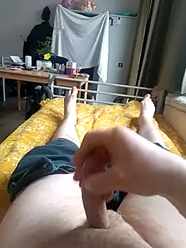 [24 Jan 12:28] Public Show – видео вебкам-модели awesome-dirty-dick