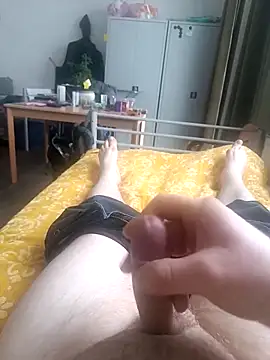 [29 Jan 15:48] Public Show – видео вебкам-модели awesome-dirty-dick