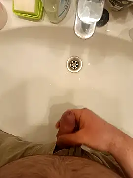 [1 Feb 01:18] Public Show – видео вебкам-модели awesome-dirty-dick