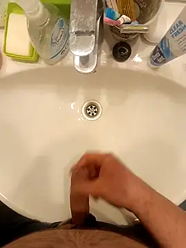 [10 Feb 22:02] Public Show – видео вебкам-модели awesome-dirty-dick