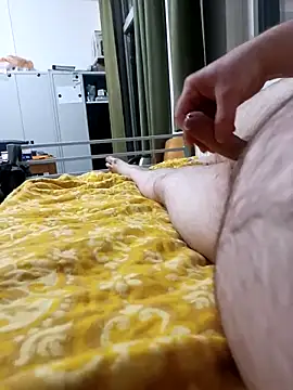 [18 Feb 23:48] Public Show – видео вебкам-модели awesome-dirty-dick