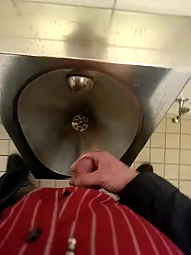 [23 Mar 13:49] Public Show - video van awesome-dirty-dick cam-model