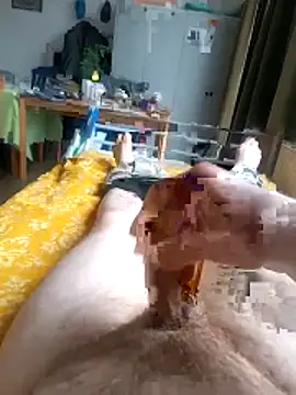 [12 Apr 14:55] Public Show – видео вебкам-модели awesome-dirty-dick