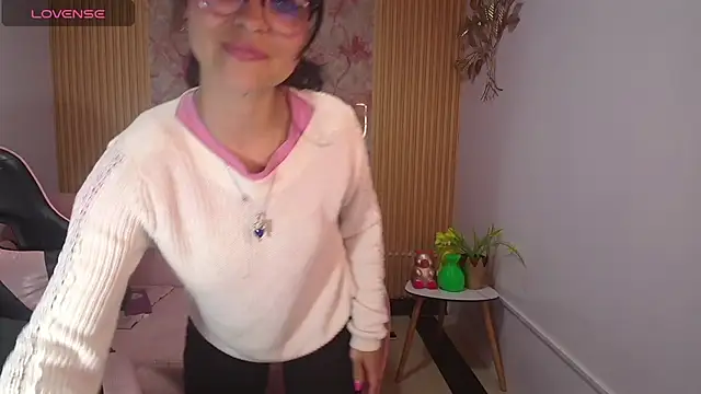 Private Show — filmik abril_ch_, modela(-lki) na kamerkach