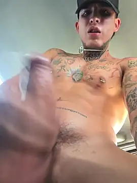 Tomy makes a squirt in the car.－カメラキャストのChristangel96_の動画