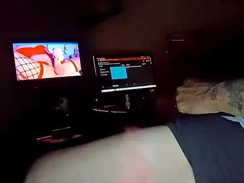 [14 Oct 02:59] Public Show – video modela na kameri dicks-lover