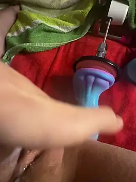 Fingern &BIG squirt.🫢💦😳 - video di luisa1 modella di cam