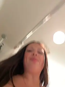THICK JET SQUIRT in tub - video by biancasuger cam model