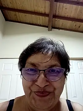 Happy Easter week - video by florecita69 cam model