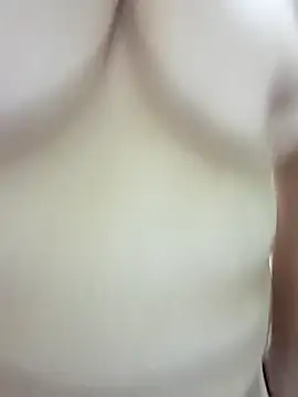 Love, would you like to see me urinate? Watch this video, you'll like it a lot. - video by florecita69 cam model