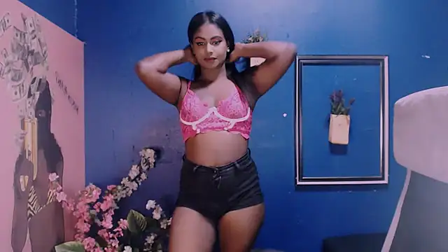 LOL WOW!!!👄👄 - video Littleindianmilf kameramallilta