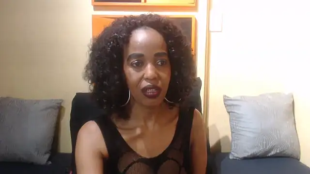 [25 May 09:47] Private Show - vídeo de AssSeductress43 modelo de câmara