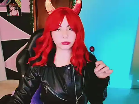 SQUIRT HOT💦🥒 - video by BelleMapple cam model