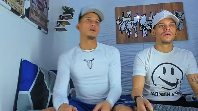 Ugh how delicious he puts it in me - ক্যাম মডেল Friendsofeverything_-এর ভিডিও