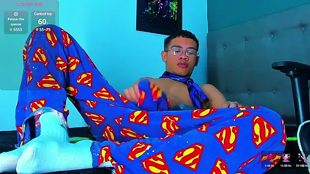 • Do you want Superman to give you his juice? 😈• - video by Romancartier_1 cam model
