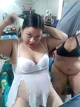 fucks me and she looks us - video oleh ZuriandAlex kamera model