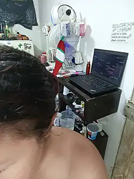 Follando a dos perras calientes - video by ZuriandAlex cam model