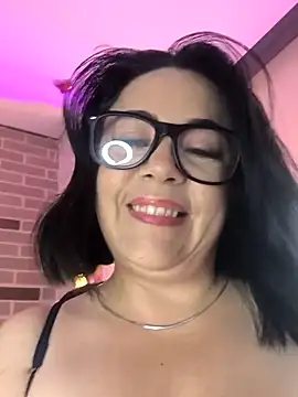 💋 - video by Bella_fournier cam model