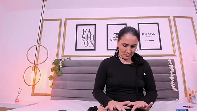 squirt and more squirt - video by KyleDoom cam model