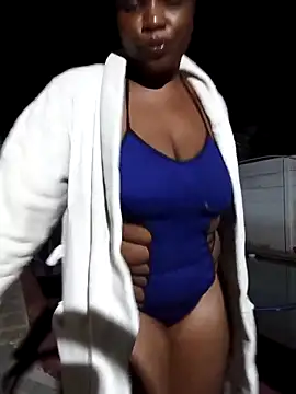 [30 Dec 21:08] NIGHT OUTDOOR SHOW - vidéo du modèle de showcams Hornysolution95