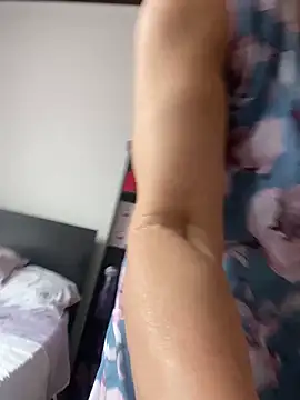 Una masturbación real y venida en chorro más desnudo - Vídeo de Sharongirl07, modelo de vídeos