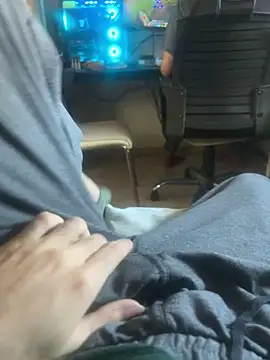 risky private show behind my cousin