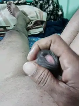 [21 Jun 15:24] Public Show - video by Tamildickxxx cam model