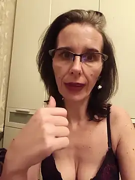 Demütige deinen Schwanz - video by chillimonia cam model