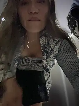 [28 Apr 18:21] PUblic Private Show - video by Iam__Cristal cam model