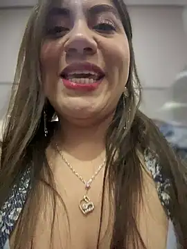 [12 Aug 21:33] Public Squirt Spy Show - video by Iam__Cristal cam model