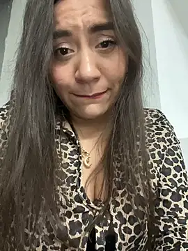 [26 Jan 19:54] Public Extreme Private Show - video by Iam__Cristal cam model