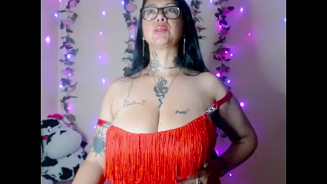 boobs , twerk - video by Saloome- cam model