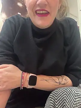 Sexy hot dancing naked– _linarose kameramodell videója