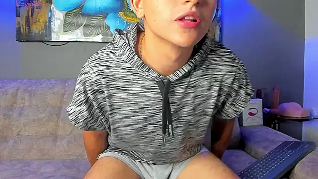 AMAZING SHOW CUM, LOF MILK – video modela na kameri Lyam_ap