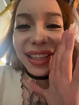 play with my pussy in bus - vídeo de la modelo de cam babydolll