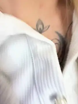 Stranger rub my pussy in public - vídeo de la modelo de cam babydolll